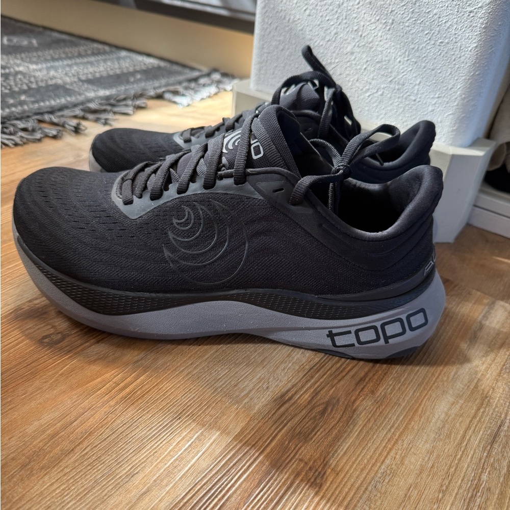 Aura Men’s Black Topo Shoes